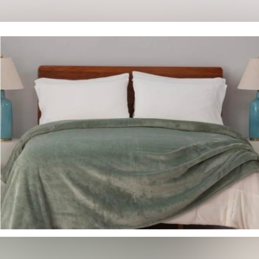 Berkshire Blanket & Home Co. Extra Plush |Queen | 249 cm x 234 cm |98 in. x 92in